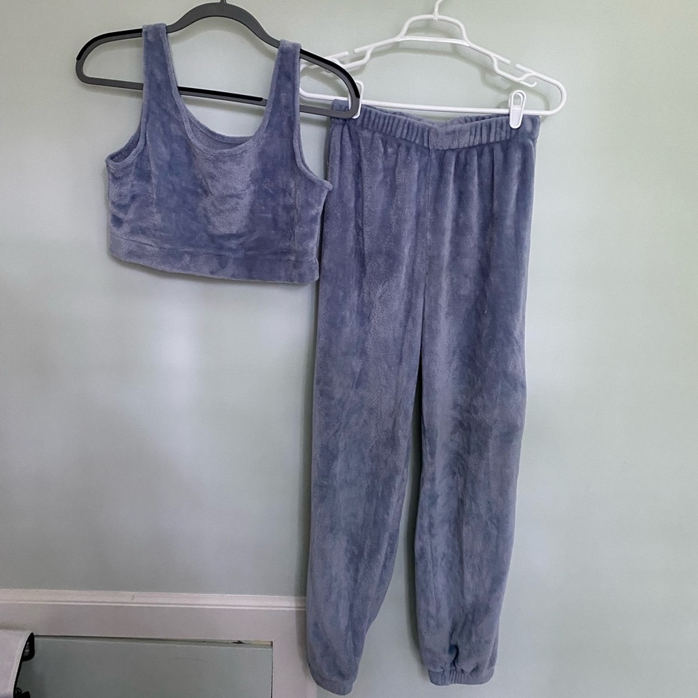 Fuzzy teddy jogger / crop top set